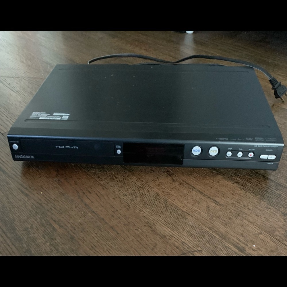 Magnavox HDD DVD player recorder with digital tuner